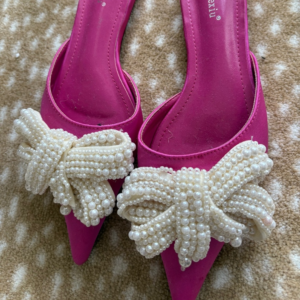 pointed toe pearl bow flats